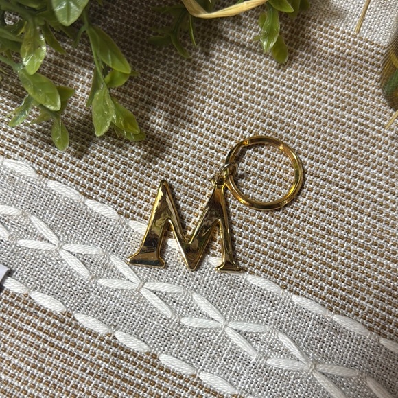 Gold Initial 'M' Keychain - Picture 2 of 3